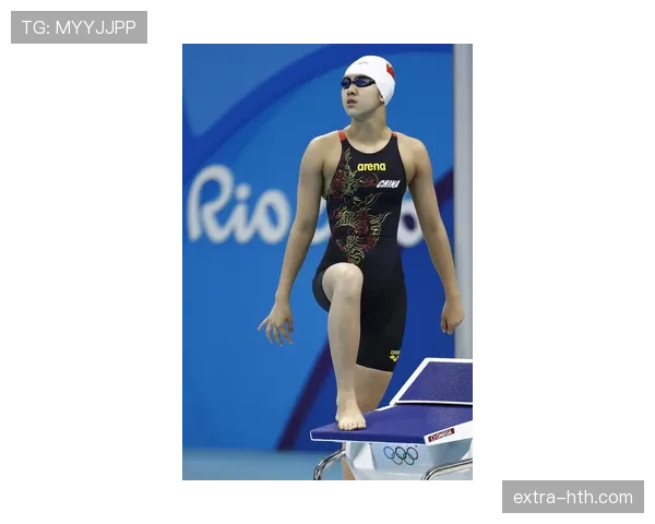 艾莉森·施米特在200米自由泳比赛中再创佳绩，展现强劲实力