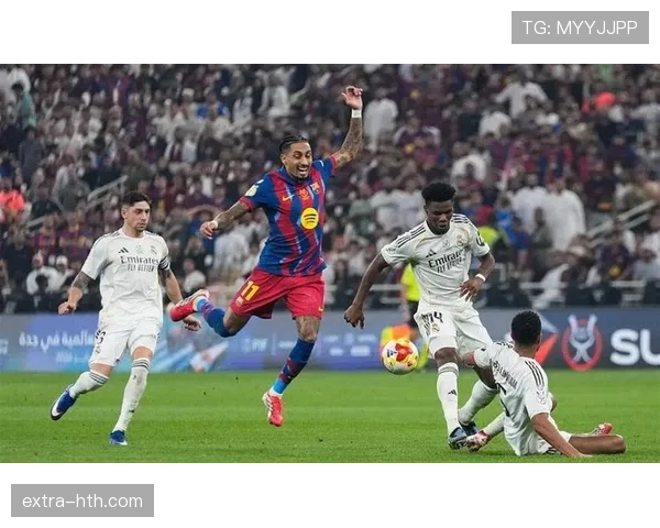 巴萨进攻体系过度依赖边路，整体战术效率与稳定性面临考验